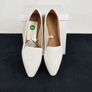 A New DAY Memory  Foam Cream Women's Flats!